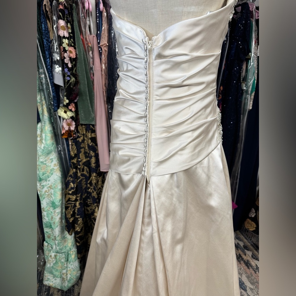 Alfred Angelo 🤍 - Picture 6 of 9